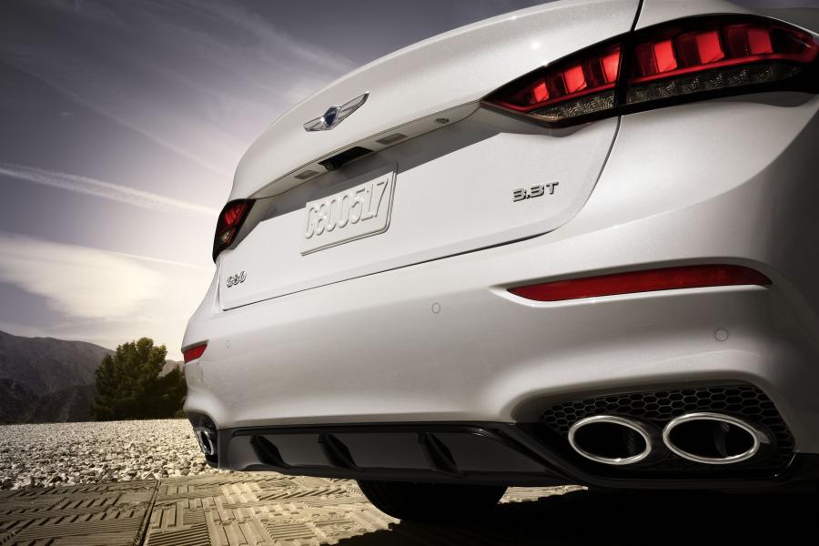 Детали экстерьера Genesis G80 Sport 2017 года  (NA) (фото 33 из 94)